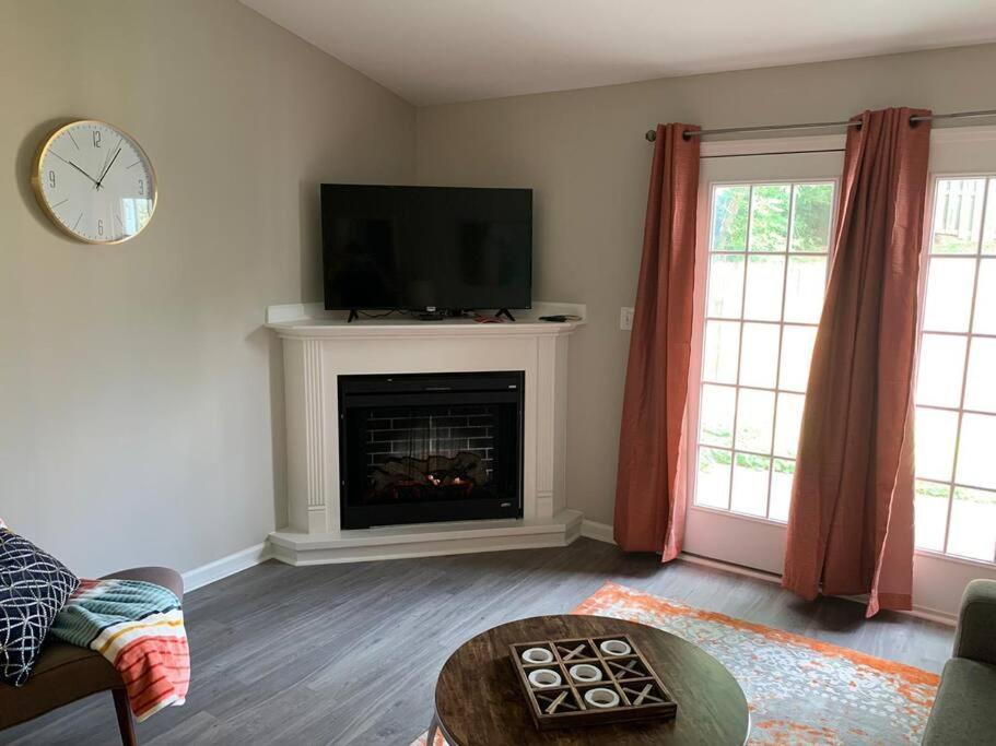 Comfy, Stylish Townhome Near I-20! 奧古斯塔 外观 照片