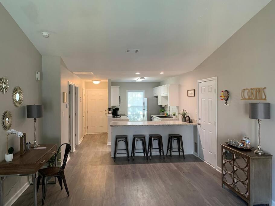 Comfy, Stylish Townhome Near I-20! 奧古斯塔 外观 照片